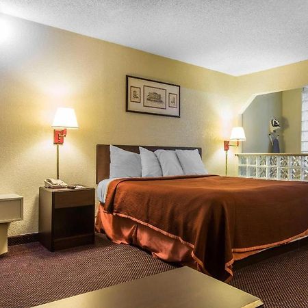 Rodeway Inn Marietta Exterior photo