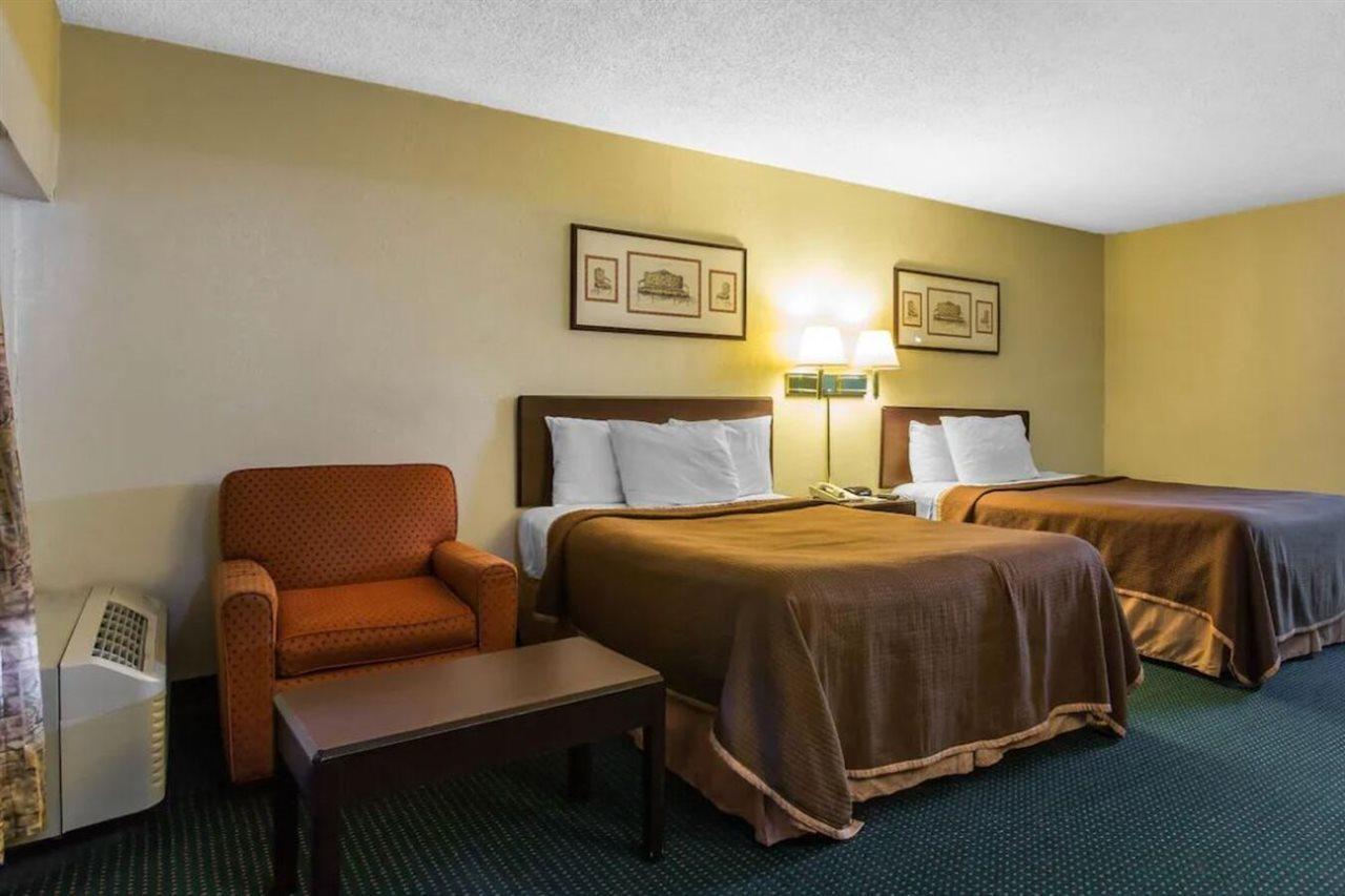 Rodeway Inn Marietta Exterior photo